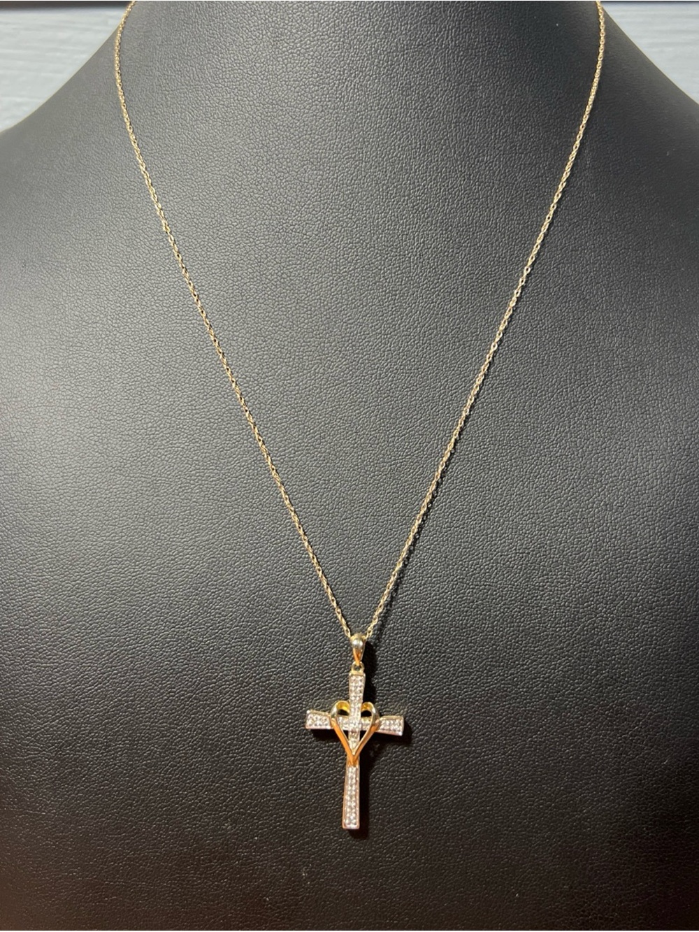 10k Yellow Gold 18” Necklace Round Cut Moissanite Cross Pendant